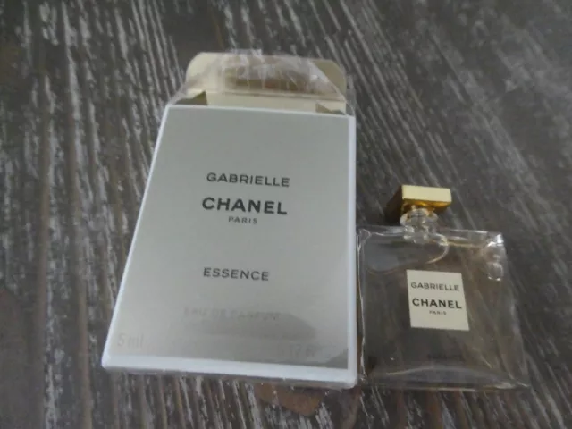 miniature parfum Gabrielle eau de parfum essence de Chanel 5ml avec sa boîte en