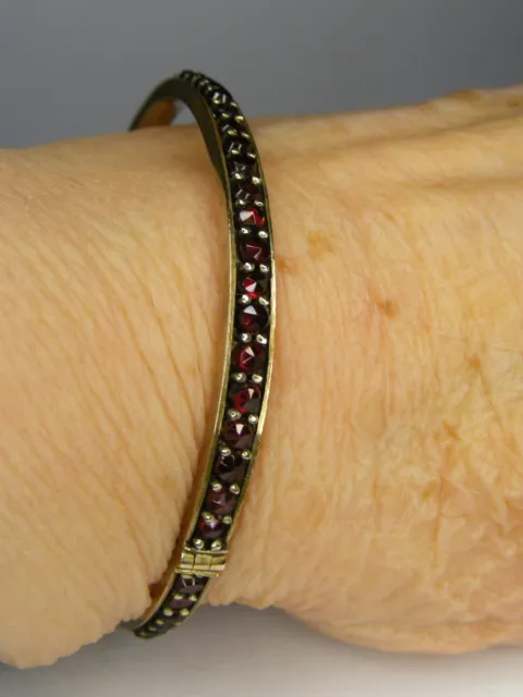 Victorian 9ct Gold & Garnet Hinged Bangle Bracelet