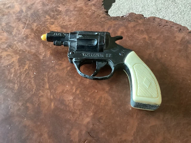 VINTAGE VOLCANIC 22 Model V12 Uniwerk Italy Toy Cap Gun $60.00