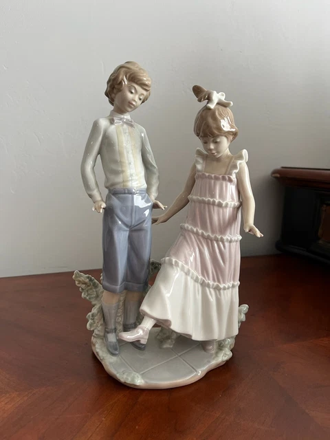 Lladro Figurine 5426 One Two Three Boy & Girl w Shoes Dancing Lladro Figurine 5426 One Two Three Boy & Girl w Shoes Dancing
