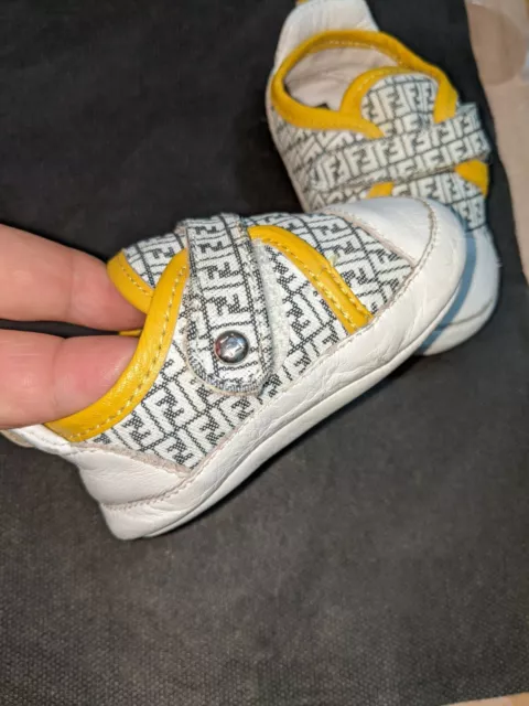 Scarpe fendi deals prezzo