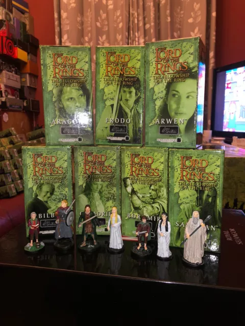 7 x Britain Lord Of The Rings Bundle - Figures Statues Frodo Aragorn Bilbo Arwen