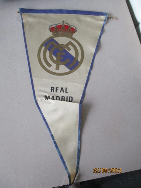 Fanion Real Madrid Espagne – Petit Format 14cm – Objet Rare De Collection – État Correct