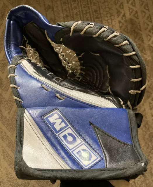CCM Heaton S 8JP goalie glove Ice Hockey Left Handed Equipment Youth Junior CCM Heaton S 8JP goalie glove Ice Hockey Left Handed Equipment Youth Junior