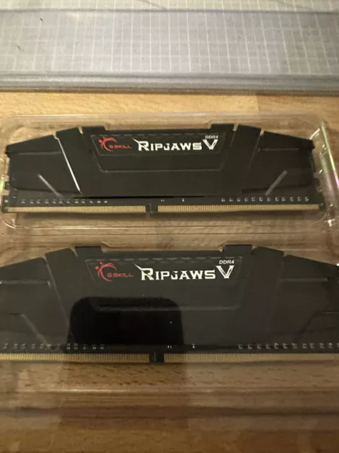 G.Skill RipJaws V schwarz DIMM Kit 16GB(2x8GB), DDR4-3200, CL16-18-18-38