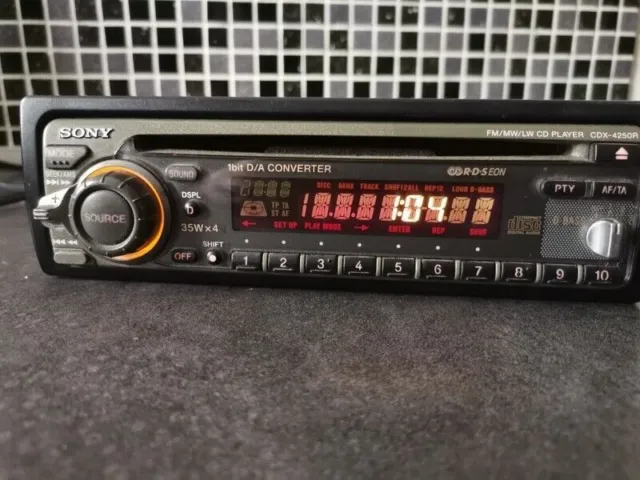 Radio Cd Player Sony CDX-4250R D-Bass