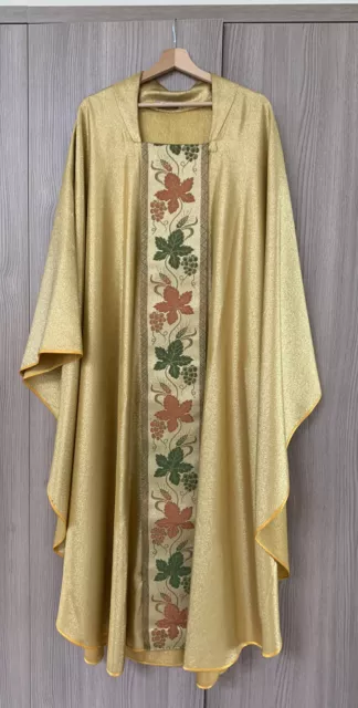 Chasuble, casula, vestment, messgewand, priest