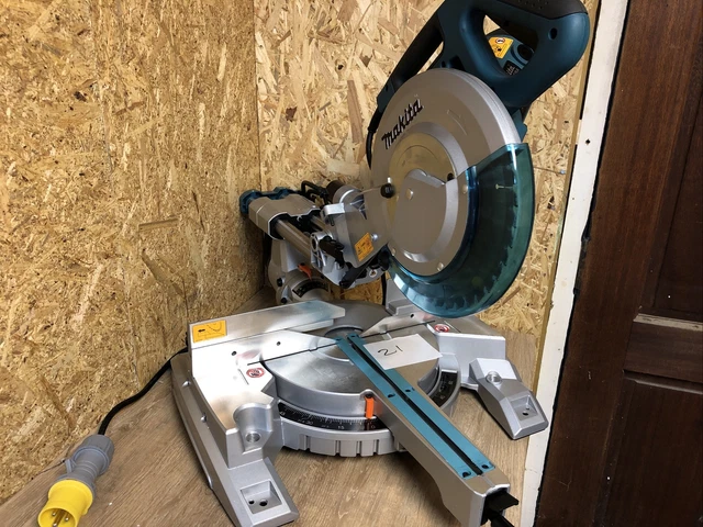 Image of Makita LS0815FLN mitre saw at Lowe's website