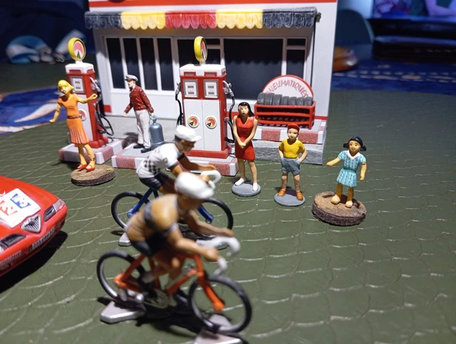 TOUR DE FRANCE Cycliste Miniature Diorama EUR 39,00 - PicClick FR