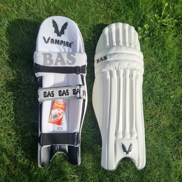 Bas Vampire Cricket Pads Legend 3 Strap Batting Pads/Leg Guard - Lefthand Adults