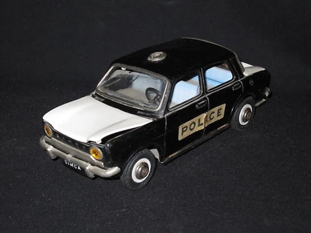 ANCIENNE VOITURE RENAULT 8 Gordini 20Cms Joustra EUR 15,00 - FR