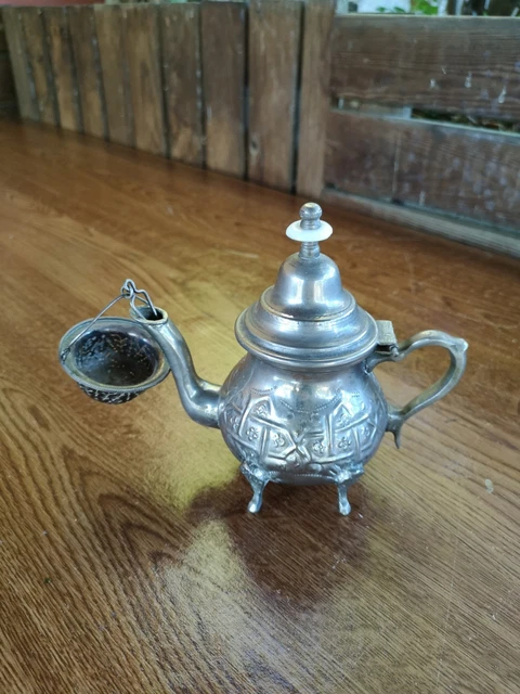 Théière Marocaine en Métal Argenté - Arts de la table