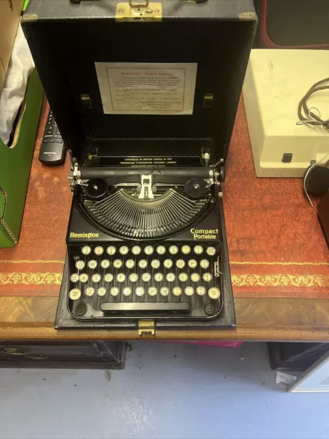 📇 Remington Portable Vintage Compact Travel Typewriter