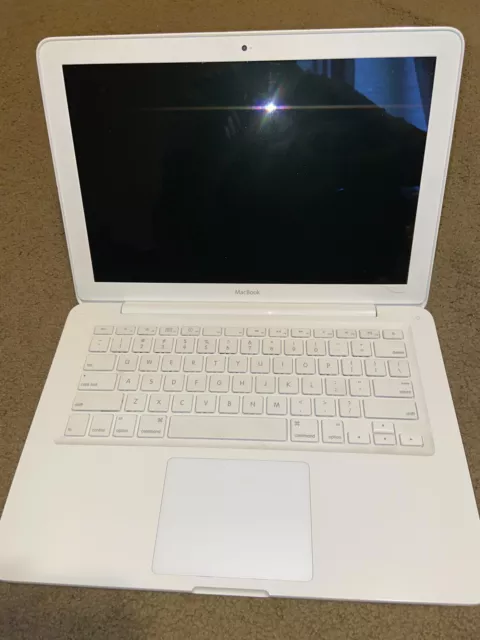 Mid-2010 Macbook 13-inch Intel 2.4 GHz 4 GB No HDD, Bat or Charg Read Desc Mid-2010 Macbook 13-inch Intel 2.4 GHz 4 GB No HDD, Bat or Charg Read Desc