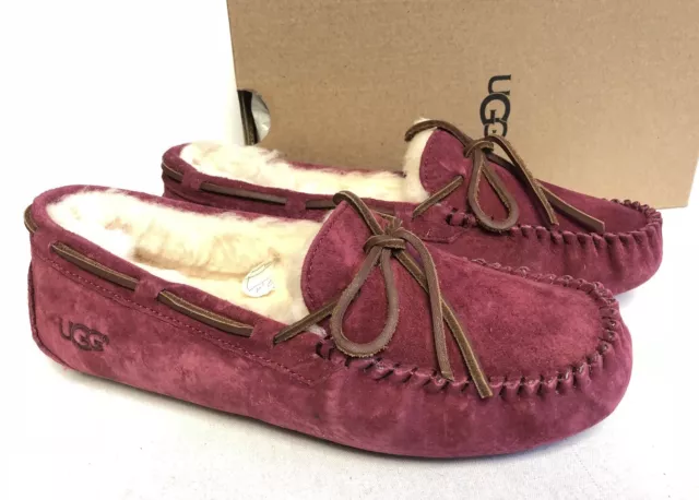 UGG Australia DAKOTA Garnet SHEEPSKIN Shearling MOCCASIN SLIPPERS 5612 Women's