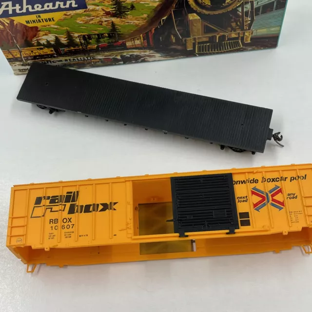 Athearn 5521 HO Scale, Railbox, 50 Ft. Sliding Door Box Car Kit, #10607 - NIB