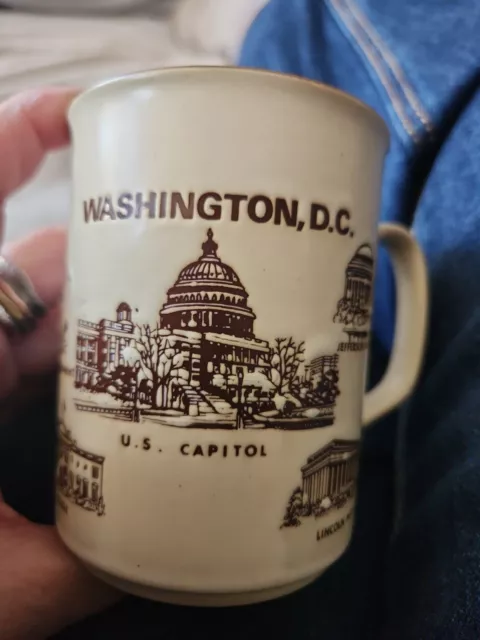 Vintage Collector's Ceramic Mug Washington DC w/Popular Landmarks