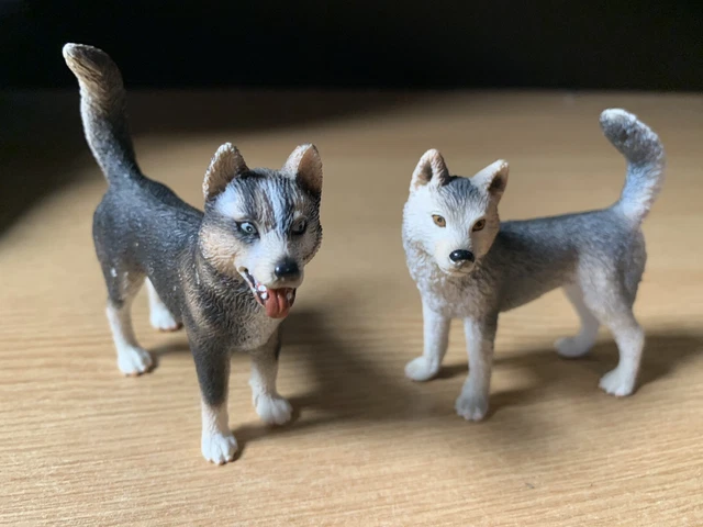 Schleich Husky Male Female 2007 Retired Dog Figure Bundle 2x Couple Figurine