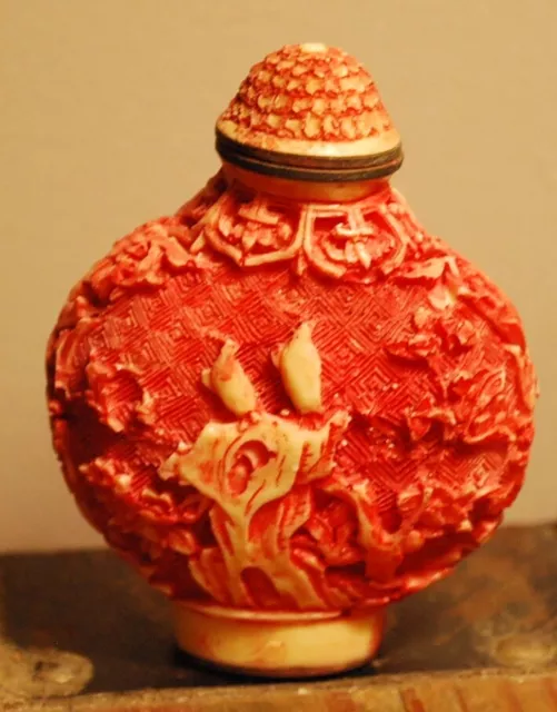 Antique CARVED CHINESE RESIN CINNABAR Snuff Bottle Signed 2.5" Leaves Insects