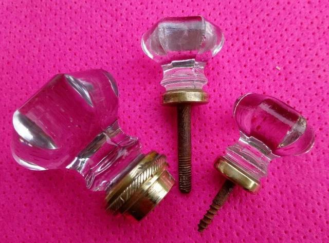 Anciens Boutons De Porte Et De Tiroir En Verre