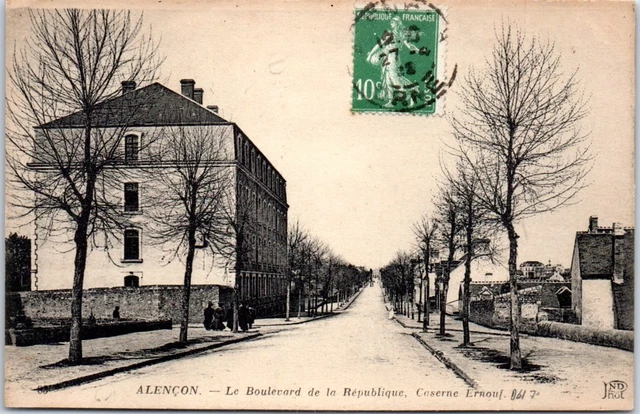 61 ALENCON - le bld de la republique, caserne ernouf.