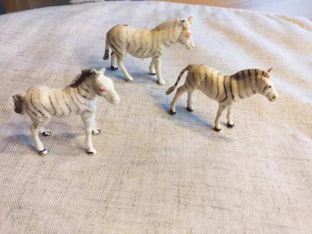 3 x Tierfigur 70er Jahre Kunststoff o. Masse ZEBRAS Herde ZEBRA