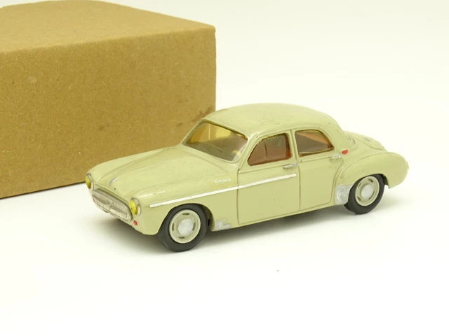 Véhicules miniatures en résine 1:43 Renault