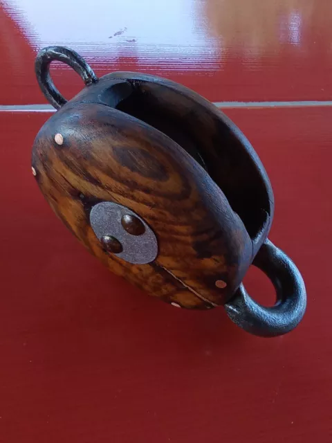 Interessante Bozzello In Legno E Ferro Con Ganci.