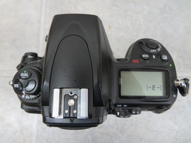 Nikon D700 12.1MP Digital SLR Camera W/ MB-D10 Multi Power Battery Pack 3