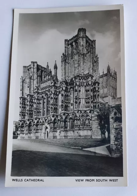 Vintage Unposted B&W RP Postcard - Wells Cathedral view from South West  #A