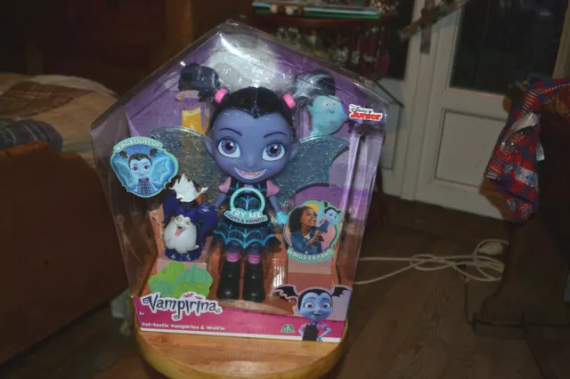 Poupee vampirina 2025