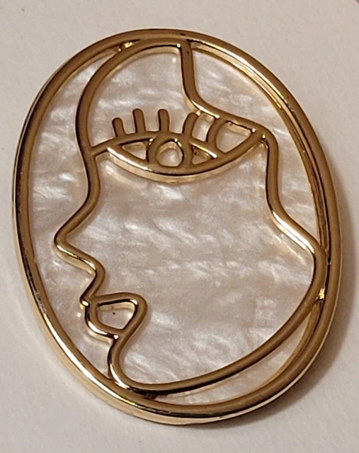 Broche Dorée Vintage - Modèle Buste De Femme Avec Raquette De Tennis - Occasion