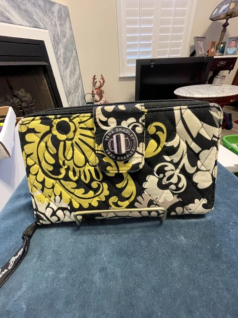 Vera Bradley RFID Turnlock Wallet Black Baroque  Zip Around Quilted Fabric P 16