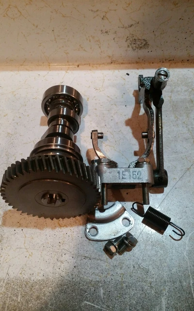 Kubota Z482 Diesel Engine Fuel Injection Camshaft Fork Lever Carrier APU Unit Kubota Z482 Diesel Engine Fuel Injection Camshaft Fork Lever Carrier APU Unit