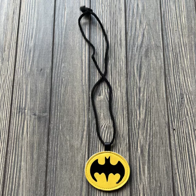 Vtg Batman Logo Lanyard Necklace Leather Feel Medallion Rope Tie Black Yellow Vtg Batman Logo Lanyard Necklace Leather Feel Medallion Rope Tie Black Yellow