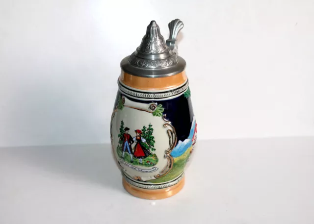 ANCIEN GRAND CHOPE DE BIERE ALLEMANDE en GRES EMAILLÉ COUPLE FORET MONTAGNE 65cl