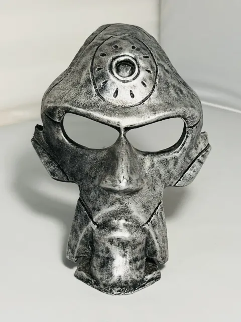 New Custom Display Head For Oakley Sunglasses Silver X-Metal Case Bob Head Gray