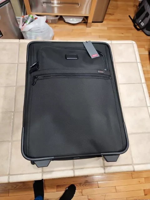 TUMI Alpha 2  International 22" Expandable 2-Wheel Carry-On Luggage Suitcase NEW