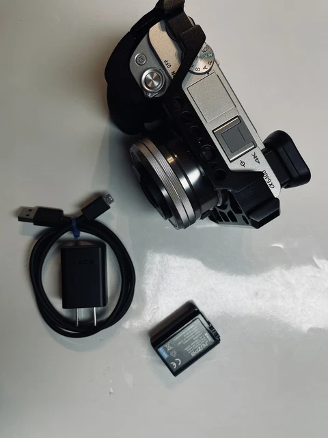 Sony Alpha A6400 24MP Mirrorless Camera - Silver with 16-50mm Kit Lens MINT!