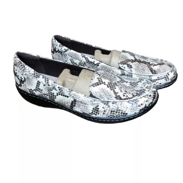 CLARKS COLLECTION JULIET Lora Snakeskin Loafers Size 9 Neutral $24.99 ...