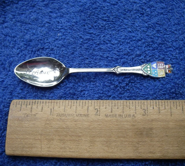 Good STE ANNE CANADA Sterling ENAMEL HANDLE Demi Souvenir Spoon-BM Co.-NR