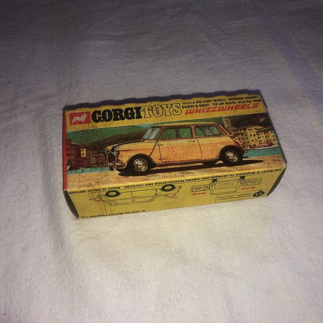 Corgi - 1:43 - ref. 354 Commer Military Ambulance - de la - Catawiki