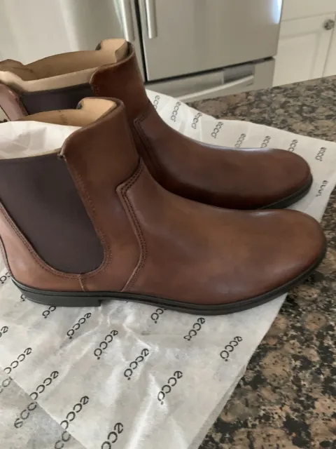 Woman’s Ecco Boots Size 9.5 Brand New