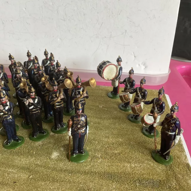 Big Lot vintage 26 Light Infantry Band painted metal 1/32 Britains? Tunstill’s?