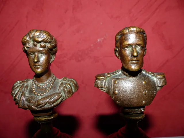 Paire de bustes en bronze du couple Royale (Elisabeth & Albert ) de Belgique 9