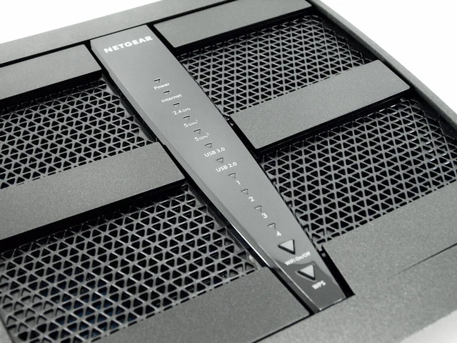 NETGEAR R8000 Nighthawk X6 router tri-band 3,2 Gbps - nero 3