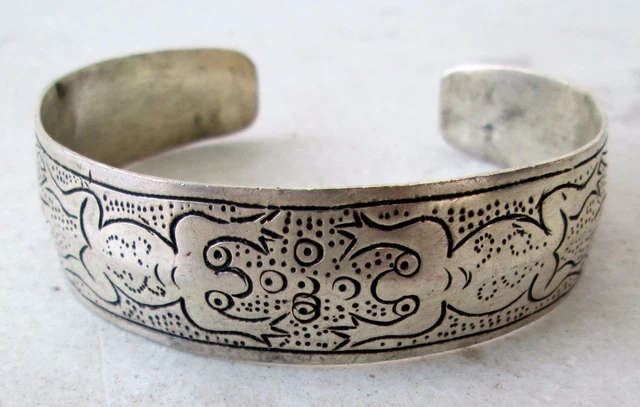 Old Hmong Hill Tribe Unisex Adjustable Silver Bracelet 2 Frog Design