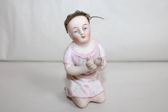 POUPEE ANCIENNE - BEBE PIANO EN PORCELAINE