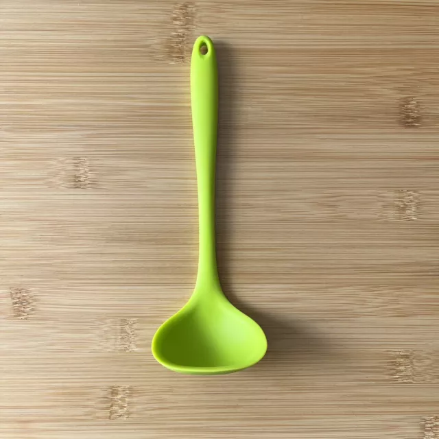 Kitchen Ladle Soup Spoon Non-stick Silicone Heat Resistant Round 20x6.5cm Green