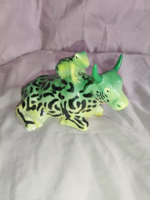 Cow Parade 2002 Mother Frog Green Ceramic Cow #9207 Collectible Figurine